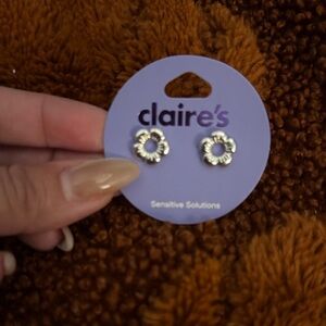 Claire's - NWT Silver Daisy Shape Earrings